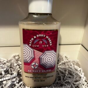 Bath & Body Works Sunset Glow Daily Nourishing Body Lotion - Magenta & White